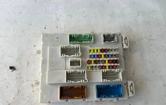 Ford Focus Fuse box set EM5T14014JGB