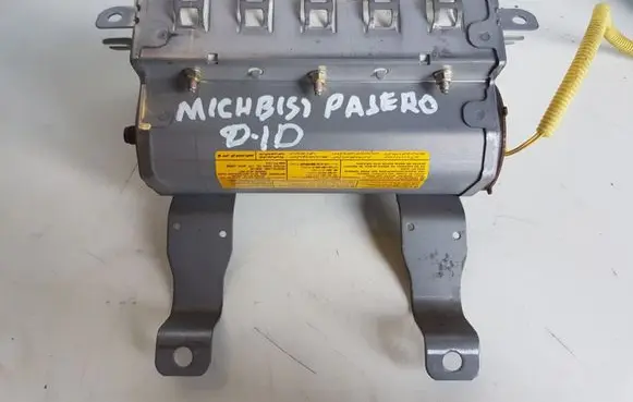 Mitsubishi Pajero Passenger airbag MR402459