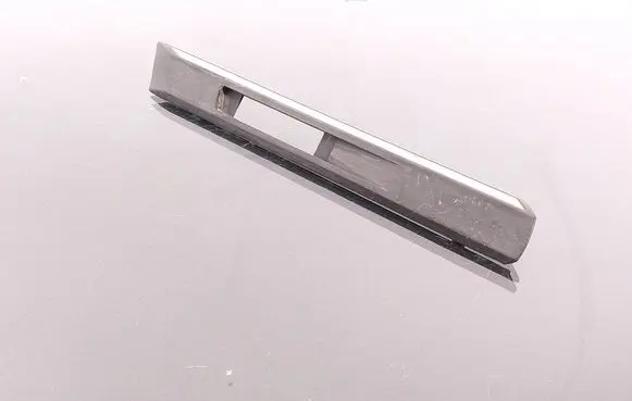 BMW 5 E39 Dashboard glove box trim 8208337
