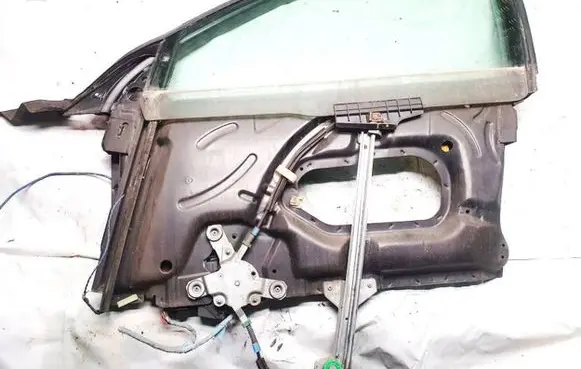 Audi A6 S6 C4 4A Front door window/glass frame