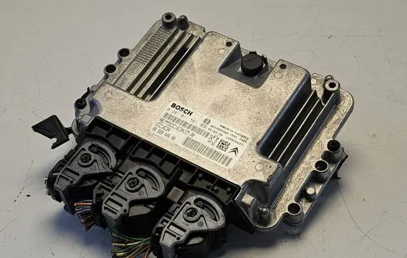 Citroen C4 I Engine control unit/module 9653958980 9656840680 0281011561