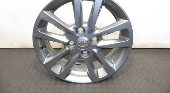 Toyota Yaris R15 alloy rim 
