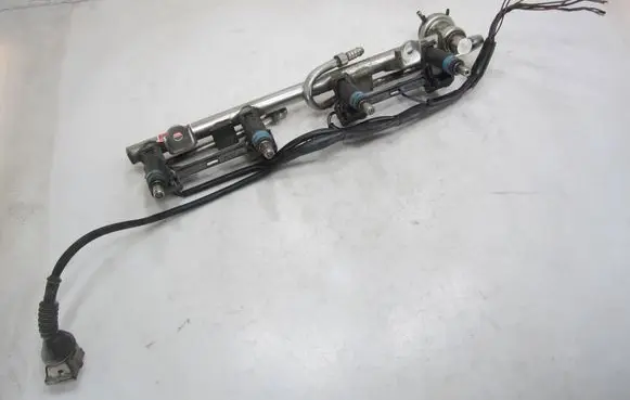 Audi A4 S4 B6 8E 8H Fuel main line pipe 058133681 06B133551K