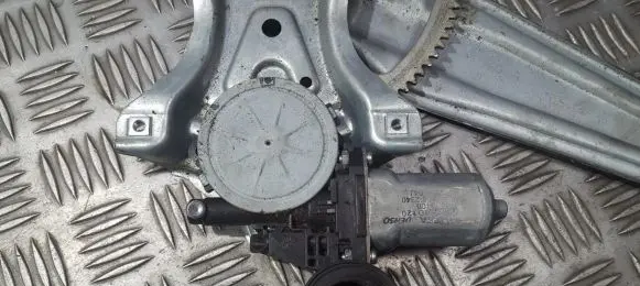 Toyota Auris 150 Front door window regulator motor 857200D120 85720-0D120