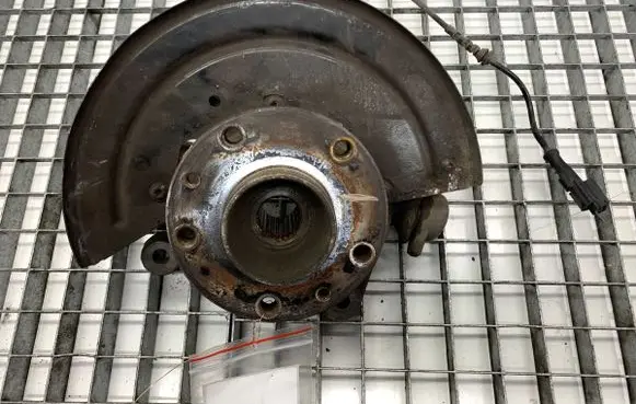 Dacia Duster II Front wheel hub spindle knuckle 