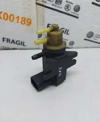 Volkswagen PASSAT B6 Turbo solenoid valve 1K0906627A