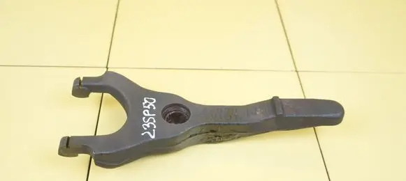 Toyota Verso Clutch release arm fork SPRZEGLA N47C16A