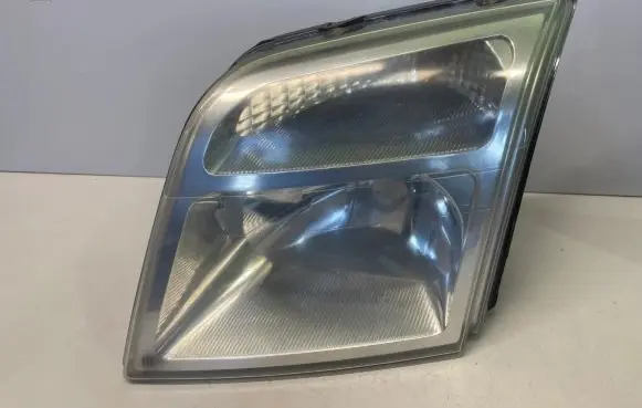 Ford Connect Headlight/headlamp 2T1413005