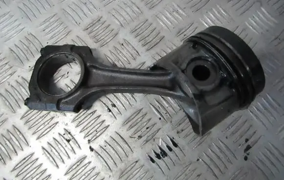Renault Laguna I Piston with connecting rod
