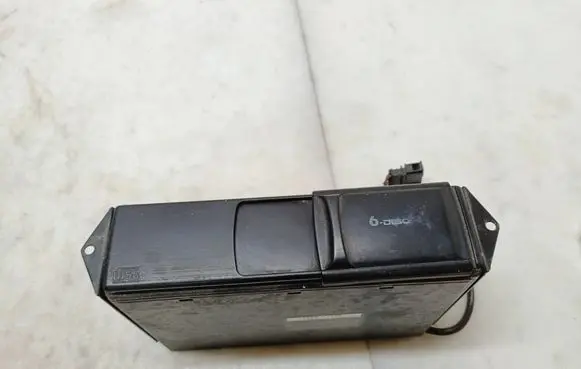 Skoda Octavia Mk2 (1Z) CD/DVD changer 1J5035111A CXCV1910F