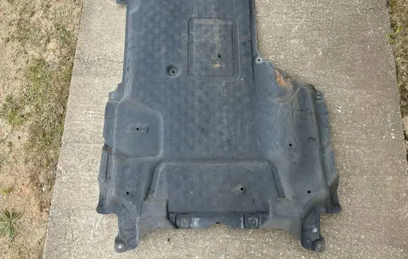 Mercedes-Benz E W213 Engine splash shield/under tray A2135201600