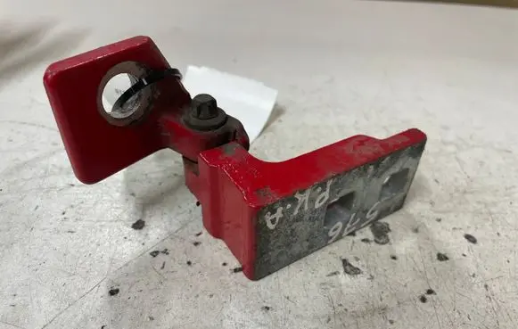 Opel Corsa D Front door lower hinge 13180569