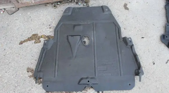 Renault Megane IV Engine splash shield/under tray 758905275R