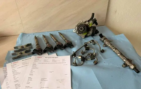 Volkswagen Touran III Fuel injection system set 04L130277AD 04L130755D