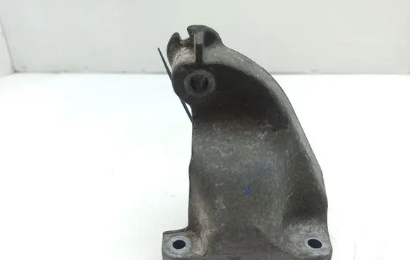 Mercedes-Benz E W211 Engine mounting bracket A6422230004