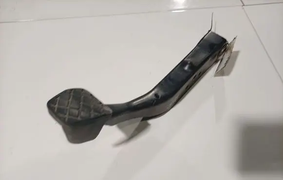 Volkswagen Jetta V Brake pedal