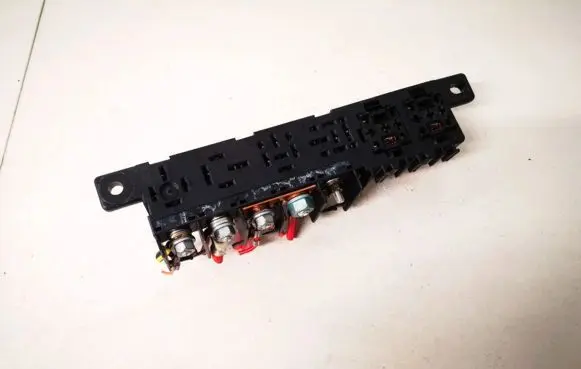 Volkswagen PASSAT B5 Fuse box set 8l0941822a
