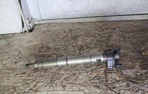 Audi A6 S6 C6 4F Fuel injector 059130277Q 0445115004
