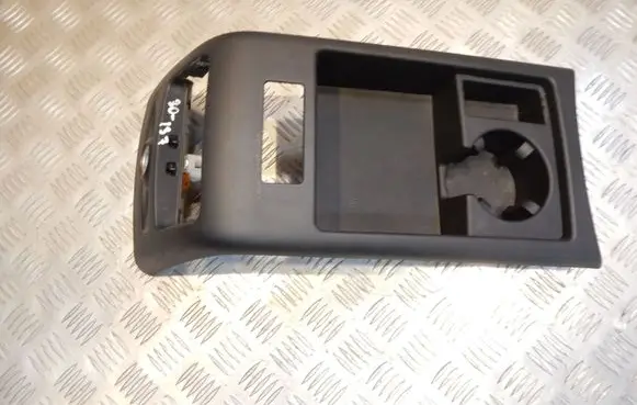 Cup holder front
