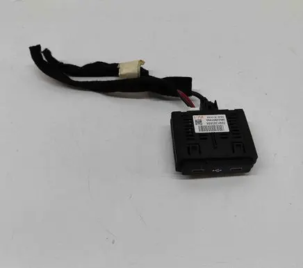 Renault Austral USB socket connector 284H38566R
