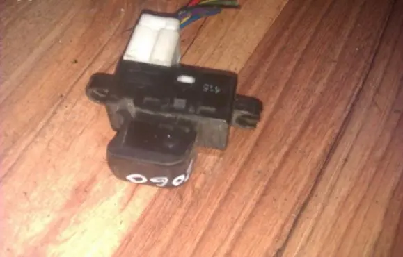 Nissan Micra Electric window control switch