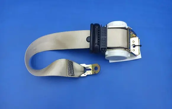 BMW 6 E63 E64 Rear seatbelt 33040666