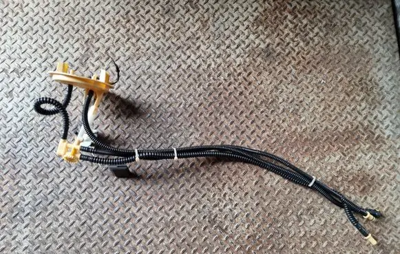 Mercedes-Benz CLS C218 X218 Fuel level sensor A2124700794