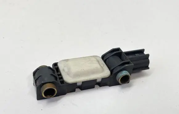 Audi A4 S4 B7 8E 8H Airbag deployment crash/impact sensor 8E0959651A 180205 010698