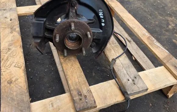 Ford C-MAX II Front wheel hub