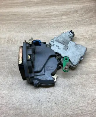 Nissan X-Trail T30 Front door lock XTRAILT30DOORLOCK