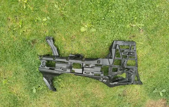Mercedes-Benz E W211 Front bumper mounting bracket A2118800452