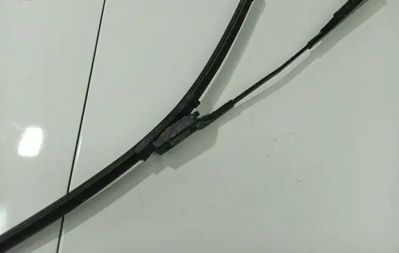 Skoda Roomster (5J) Front wiper blade arm 5J1955409B
