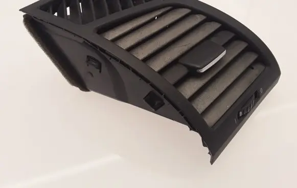 BMW 1 E82 E88 Dashboard side air vent grill/cover trim 7059188 705918812 5160