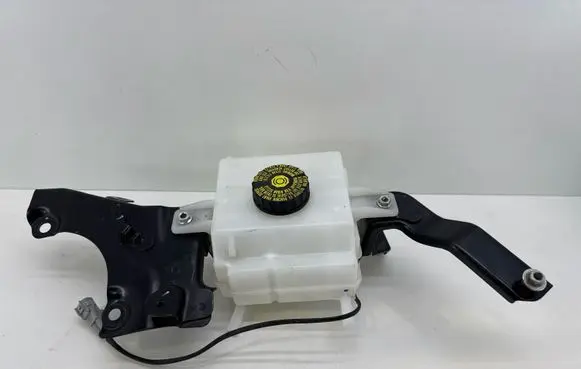 Toyota Auris E180 Brake fluid reservoir 0204789033