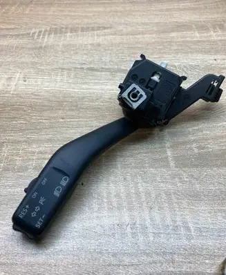 Skoda Octavia Mk2 (1Z) Indicator stalk 1K0953513A