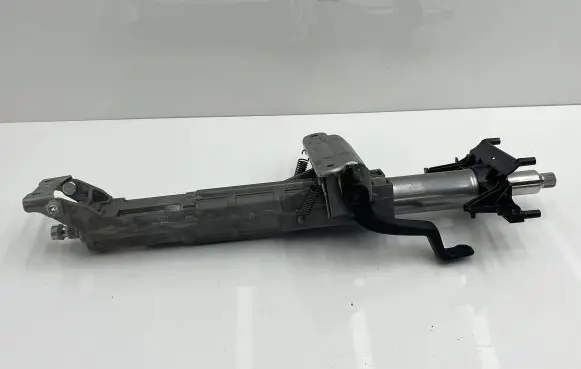 BMW 5 G30 G31 Steering wheel axle 6867225 18B320K10475