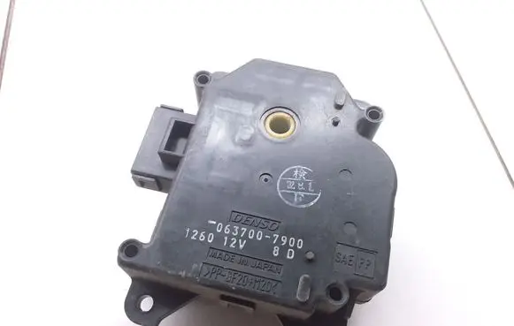 Toyota Yaris Air flap motor/actuator 0637007900