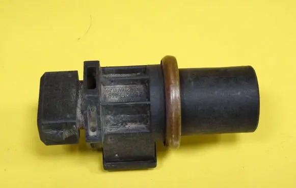 Volkswagen Golf III Speed sensor (speedometer sensor) 357919149