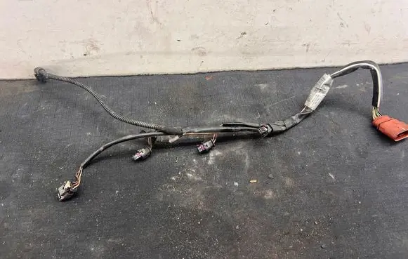Audi Q5 SQ5 Fuel injector wires 06E971627N