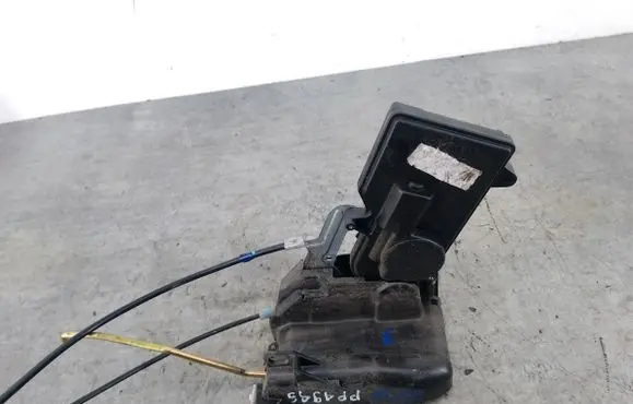 Mazda 2 Front door lock 