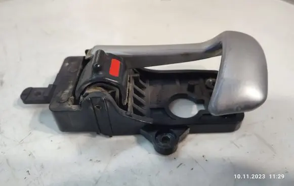 Hyundai Santa Fe Front door interior handle