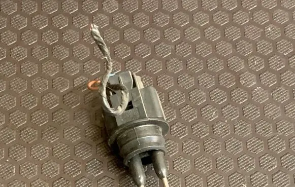 Audi A8 S8 D2 4D Windshield washer fluid level sensor 7M0919376