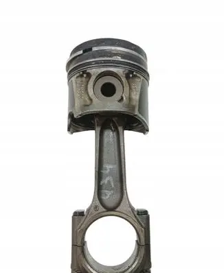 Ford Focus Piston with connecting rod 085190