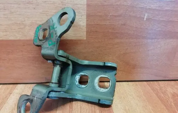 Renault Zoe Front door upper hinge 804011641R