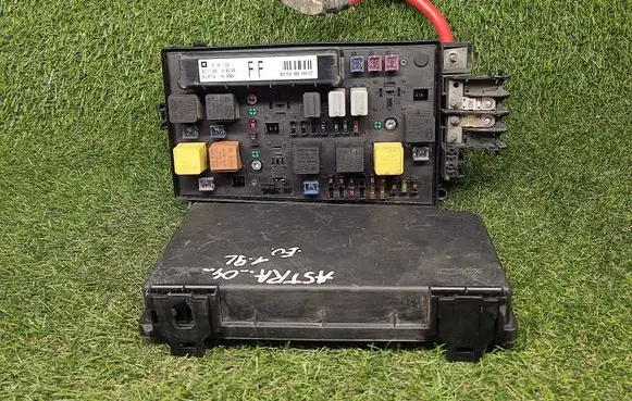 Opel Astra G Power management control unit 13191129FF 13191129 5DK00866827