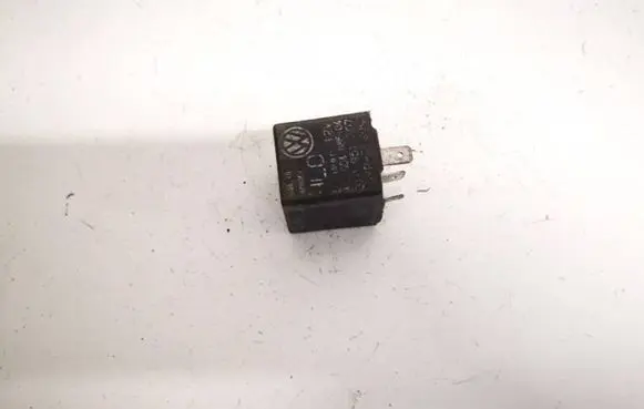 Volkswagen PASSAT B4 Other relay 3SB00488504 3SB004885-04
