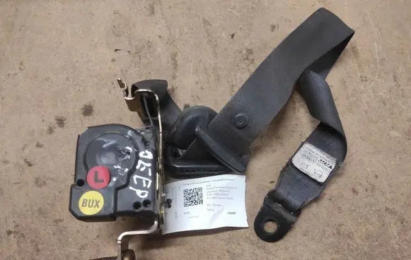 Jeep Grand Cherokee (WK) Front seatbelt P5GZ021DVAF 00043594