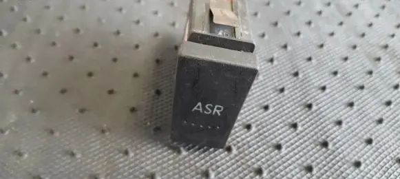 Traction control (ASR) switch