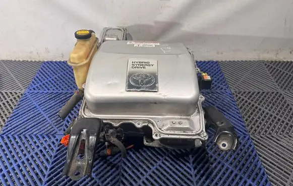 Toyota Prius (XW20) Voltage converter inverter 