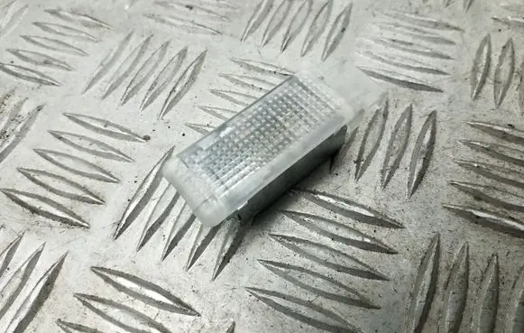 Volkswagen PASSAT B7 Glove box light 6L0947565